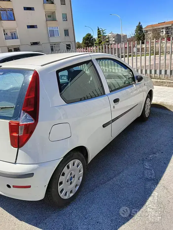 Usata Fiat Punto Classica 80 CV (58 kW) 2008 Utilitaria