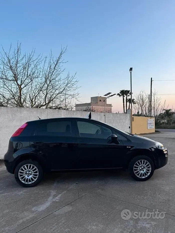 Usata Fiat Punto Street 70 CV (51 kW) 2018 Nero Utilitaria