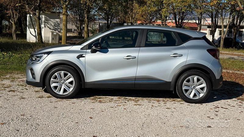 Usata Renault Captur Zen 91 CV (66 kW) 2021 Grigio SUV