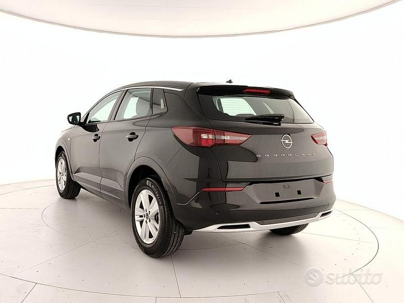 Usado Opel Grandland X Edition 131 CV (96 kW) 2024 Negro SUV