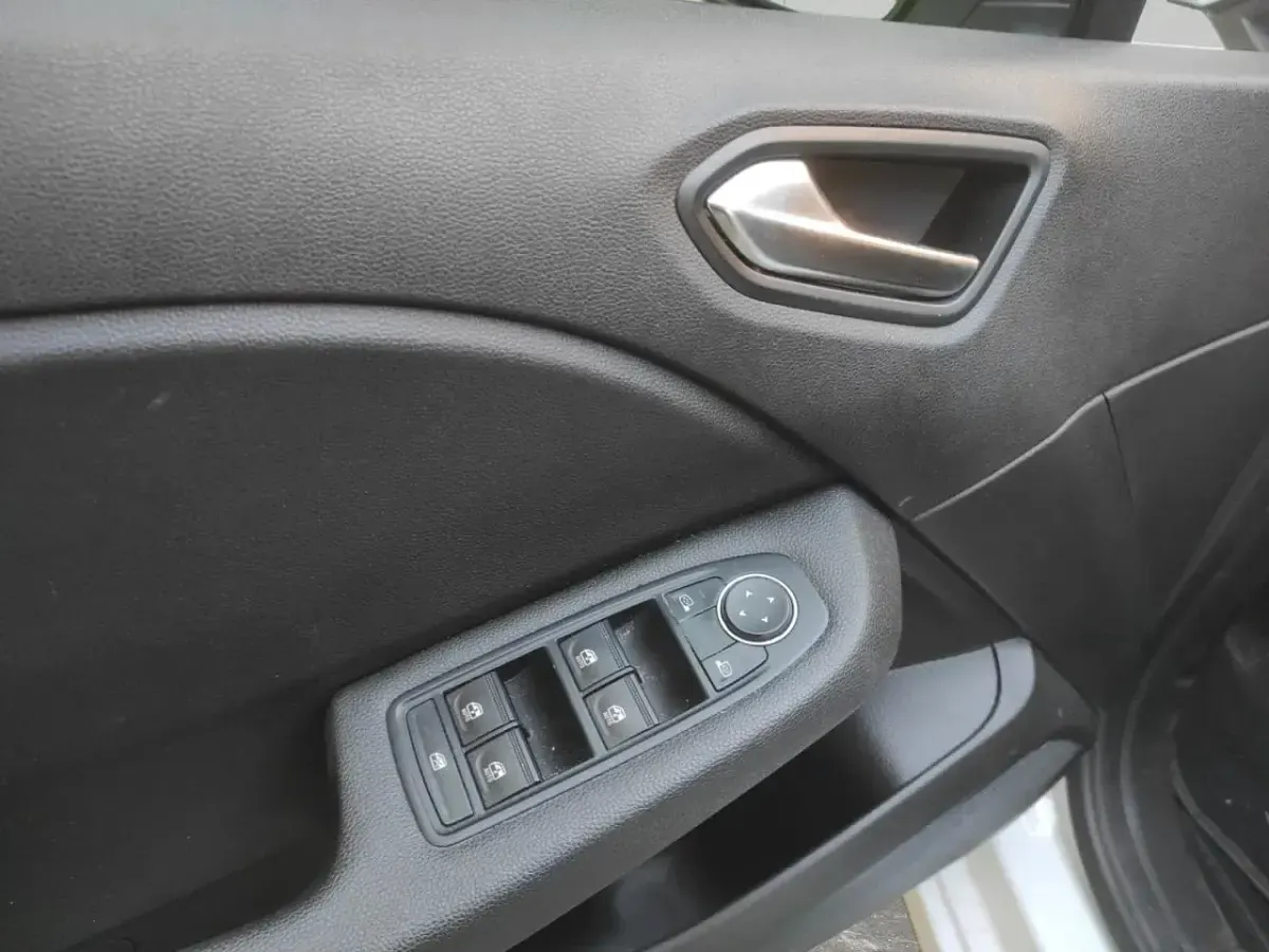 Usata Renault Clio Evolution 100 CV (73 kW) 2023 Bianco Utilitaria