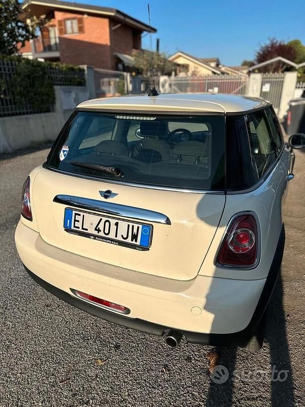 Occasion Mini ONE 75 ch (55 kW) 2011 Blanc Citadine