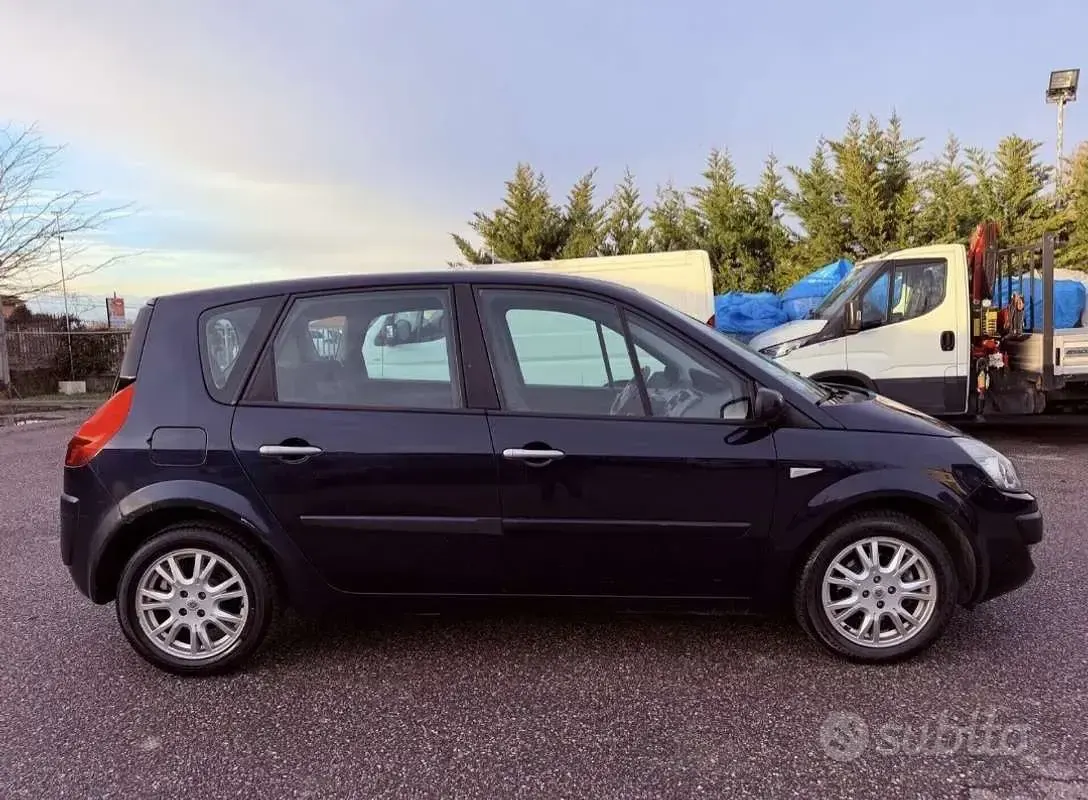 Usata Renault Scenic E-Tech 105 CV (77 kW) 2009 Blu/azzurro Monovolume