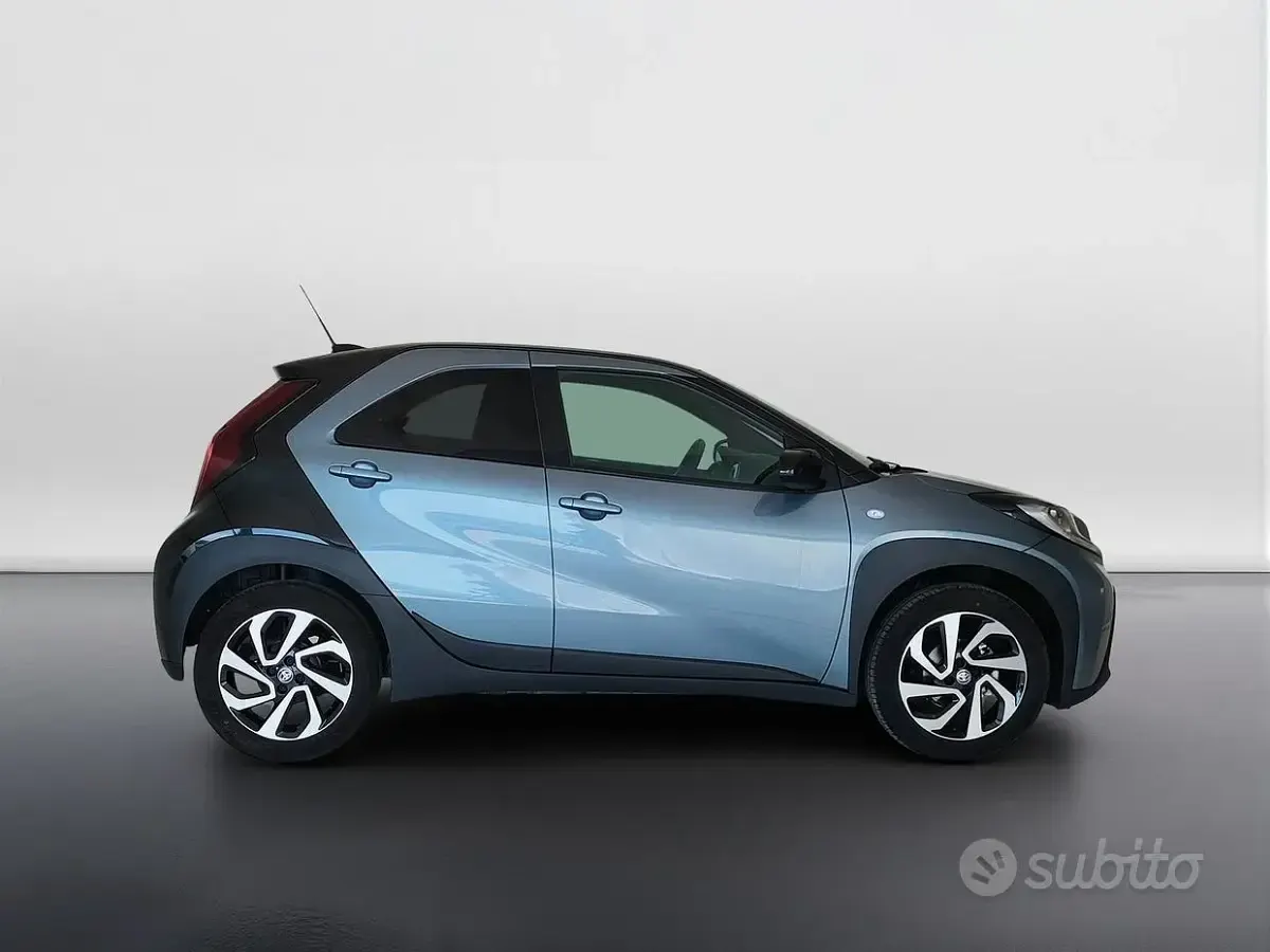 Usata Toyota Aygo X Trend 72 CV (52 kW) 2025 Antracite metallizza SUV
