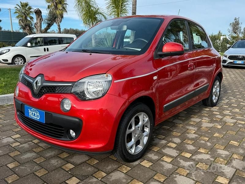 Usata Renault Twingo SE 69 CV (50 kW) 2015 Rosso Utilitaria
