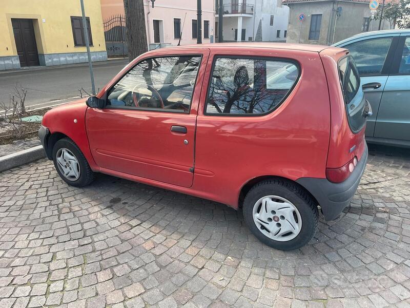 Usato 2003 Fiat 600 Benzin (1.400 €)