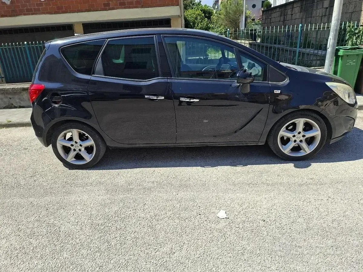Usata Opel Meriva 75 CV (55 kW) 2010 Nero Monovolume