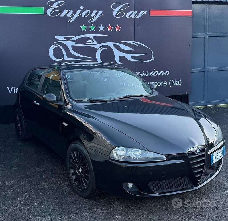 Usata Alfa Romeo 147 119 CV (87 kW) 2008 Nero Utilitaria