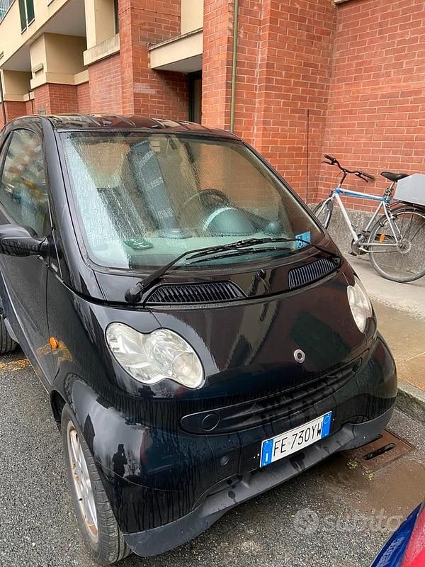 Usata Smart ForTwo Coupé Pure 50 CV (36 kW) 2006 Nero Utilitaria