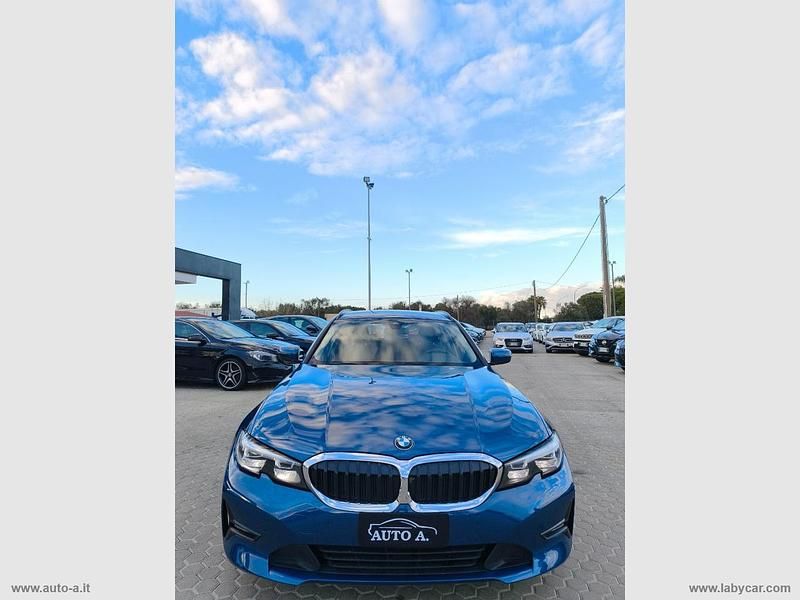 Begagnad BMW 318 Advantage 150 HK (110 kW) 2021 Blå Kombi