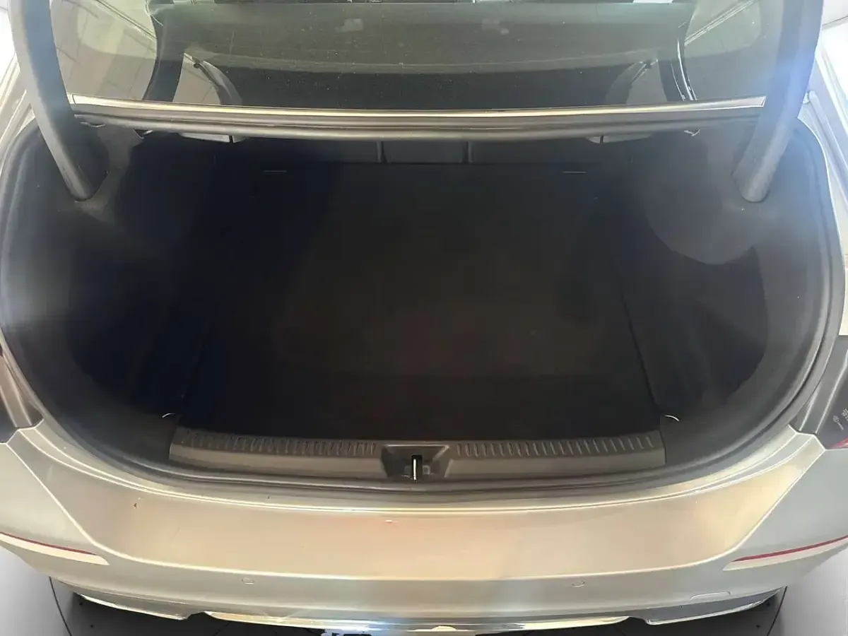 Usata Mercedes A180 Premium 116 CV (85 kW) 2020 Argento Berlina
