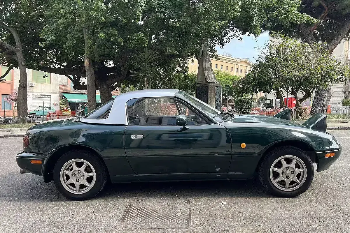 Usata Mazda MX5 90 CV (66 kW) 1996 Verde Cabrio