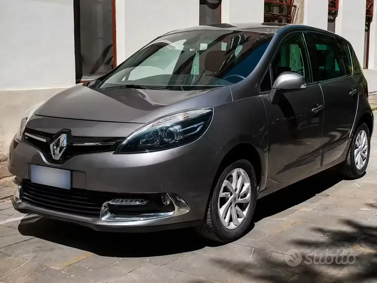 Usata Renault Scenic E-Tech XMOD 100 CV (73 kW) 2014 Grigio Berlina