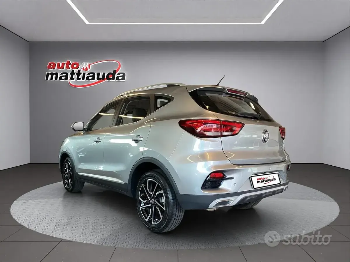 Usata MG ZS Luxury 106 CV (77 kW) 2024 Grigio SUV