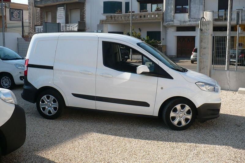 Usata Ford Tourneo Courier 75 CV (55 kW) 2018 Bianco Monovolume