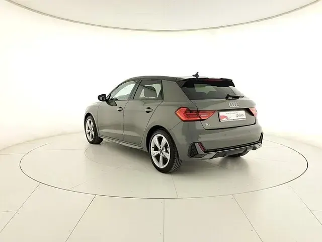 Usata Audi A1 Sportback S-Line 150 CV (110 kW) 2024 Grigio chronos metallizzato nero mito metallizzato Utilitaria