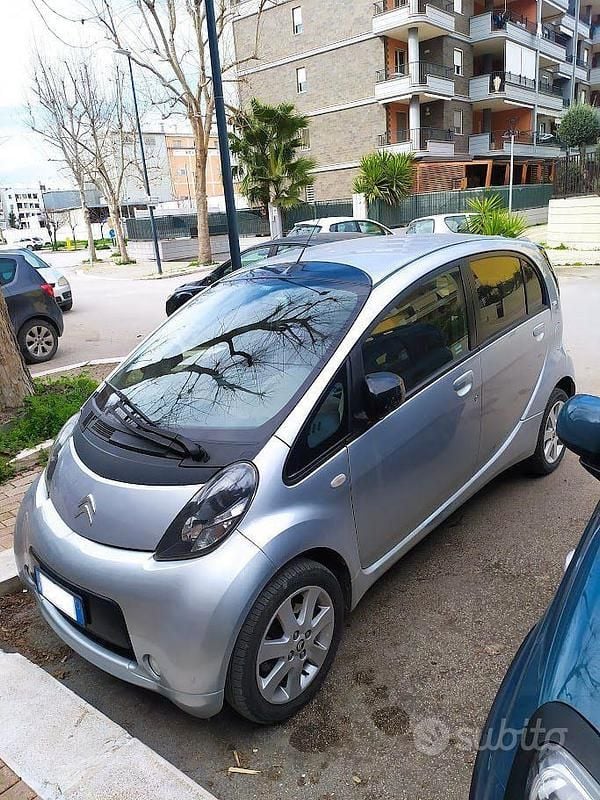 Begagnad Citroën C-zero 49 kW (67 HK) 2011 Grå Halvkombi