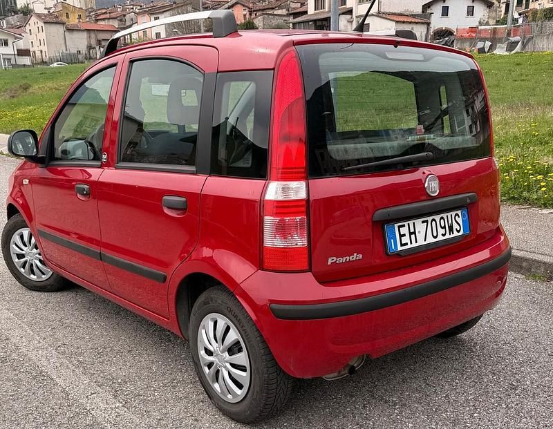Usata Fiat Panda Dynamic 69 CV (50 kW) 2011 Rosso Utilitaria