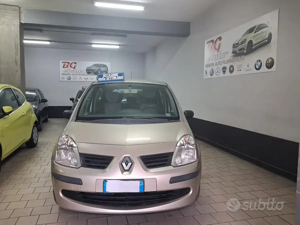 Usata Renault Modus Dynamique 75 CV (55 kW) 2007 Grigio Monovolume
