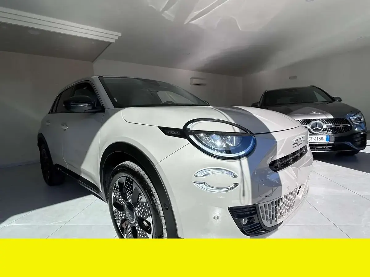 Usata Fiat 600 101 CV (74 kW) 2025 Other SUV
