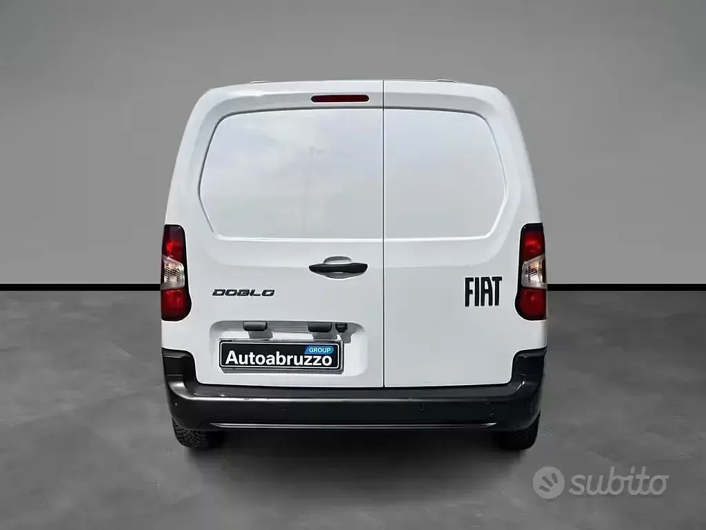 Usata Fiat Doblò 102 CV (75 kW) 2025 Altro Monovolume