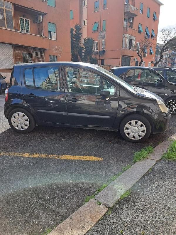Usata Renault Modus 75 CV (55 kW) 2007 Nero Monovolume