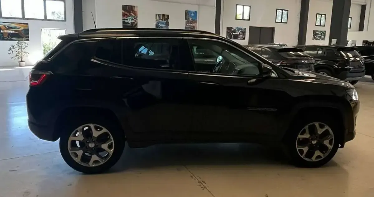 Usata Jeep Compass Limited 140 CV (102 kW) 2018 Nero metalizzato SUV