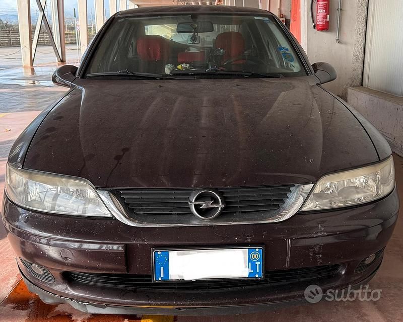 Usata Opel Vectra Edition 101 CV (74 kW) 2000 Marrone Berlina