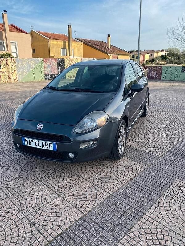 Grigio Usata 2016 Fiat Punto Evo Sport Due volumi | 6700 € (Buon prezzo) - Immagine 1/4