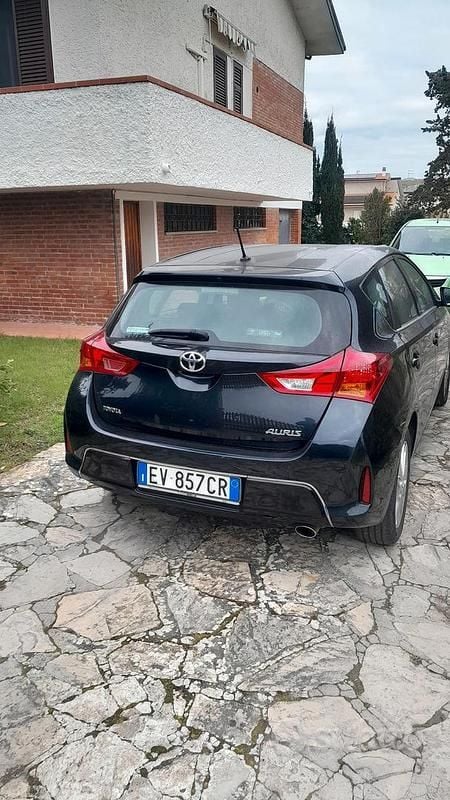 Usata Toyota Auris 2014 Blu Berlina