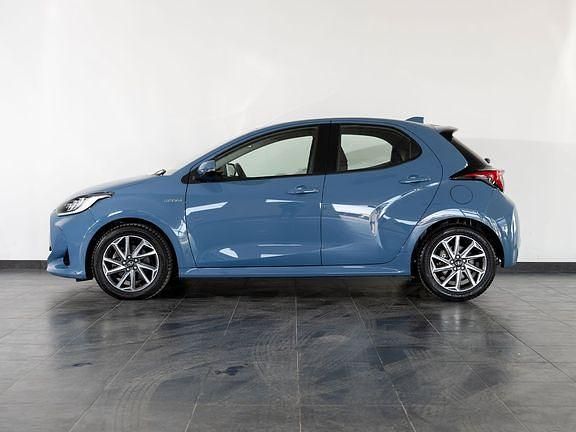 Usata Toyota Yaris Hybrid Trend 115 CV (84 kW) 2021 Blu Utilitaria