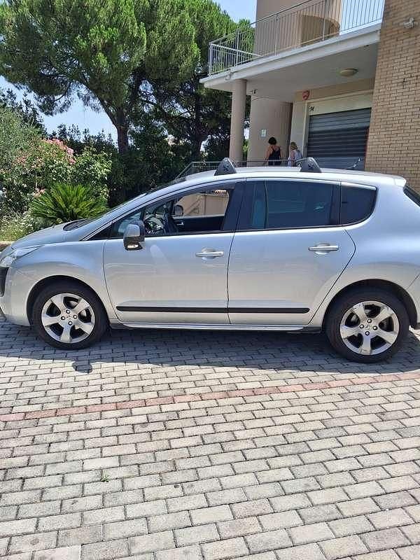 Usata 2013 Peugeot 3008 Active Monovolume | 4500 € (Ottimo prezzo) - Immagine 1/4
