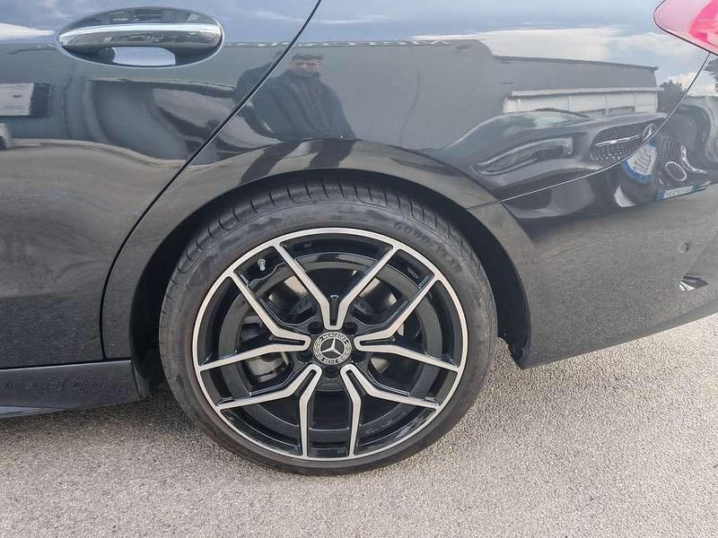 Usata Mercedes C220 AMG Line Premium Plus 200 CV (147 kW) 2024 Berlina