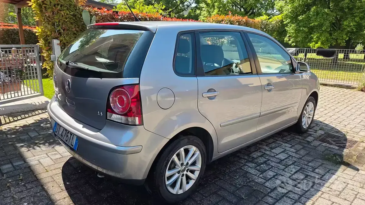 Usata VW Polo 75 CV (55 kW) 2009 Grigio Utilitaria