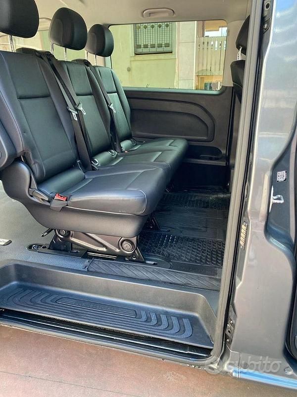 Usata Mercedes Vito 190 CV (139 kW) 2023 Grigio Furgone