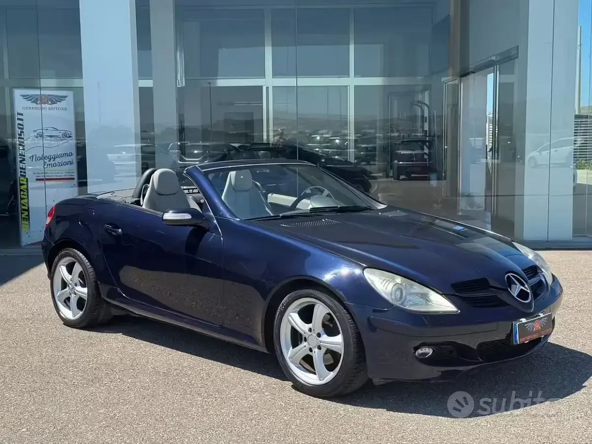 Usata Mercedes SLK200 163 CV (119 kW) 2006 Blu Cabrio