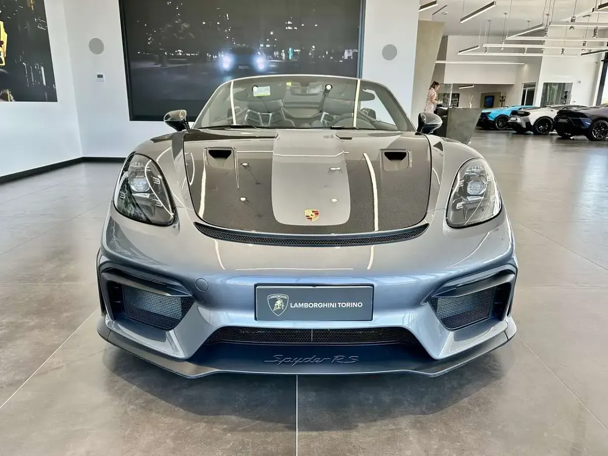 Usata Porsche 718 Spyder RS 500 CV (367 kW) 2024 Grigio vanadio met. Cabrio
