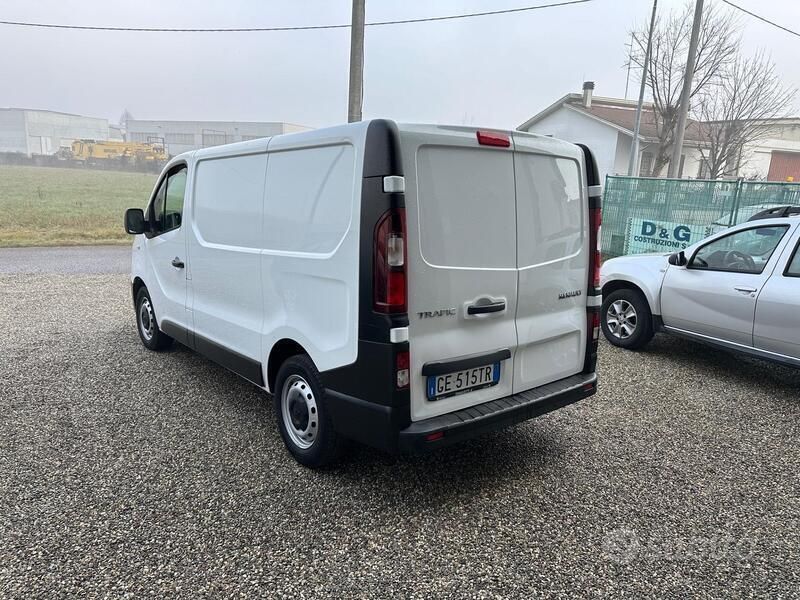 Usata Renault Trafic 120 CV (88 kW) 2021 Bianco Monovolume