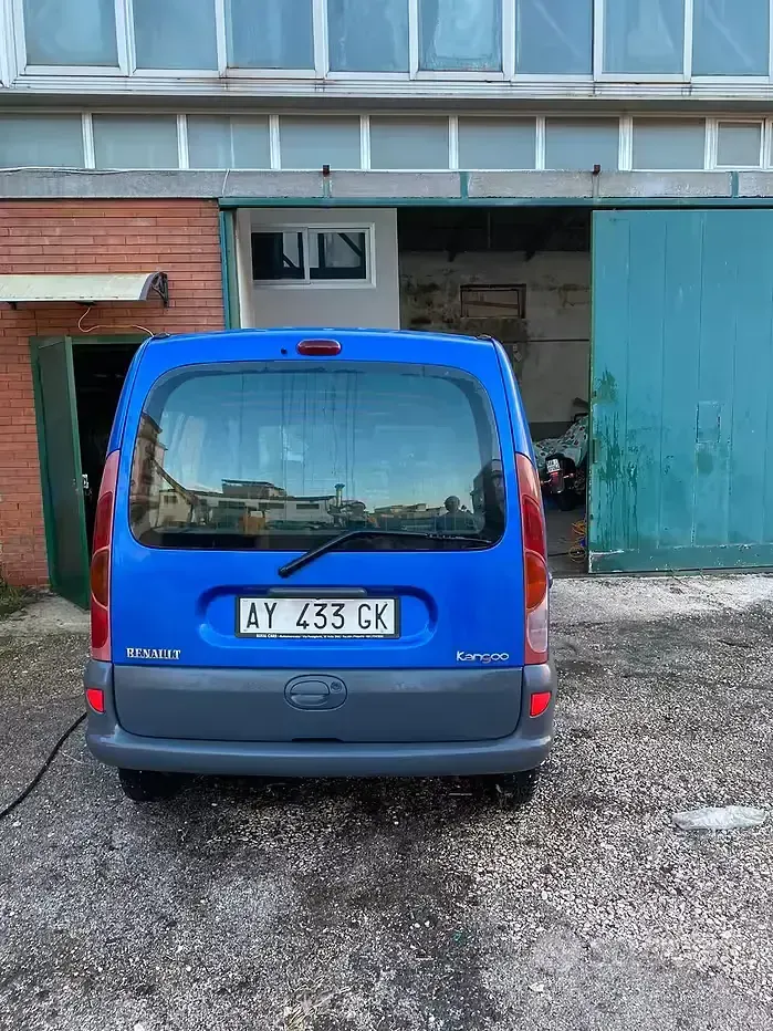Usata Renault Kangoo 64 CV (47 kW) 1998 Blu Monovolume