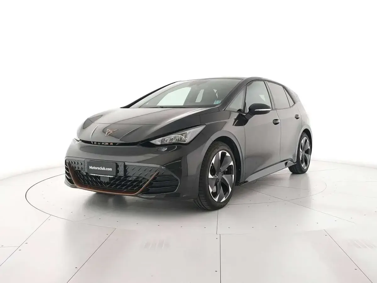 Begagnad Cupra Born e-Boost 69 kW (95 HK) 2023 Svart Halvkombi