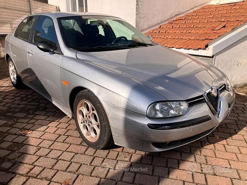 Usata Alfa Romeo 156 155 CV (114 kW) 1999 Argento Berlina