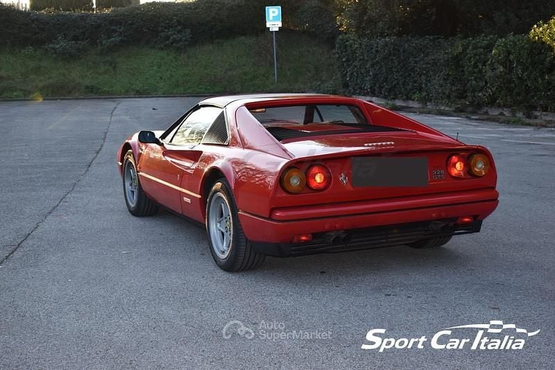 Usata Ferrari 328 271 CV (199 kW) 1988 Rosso Cabrio