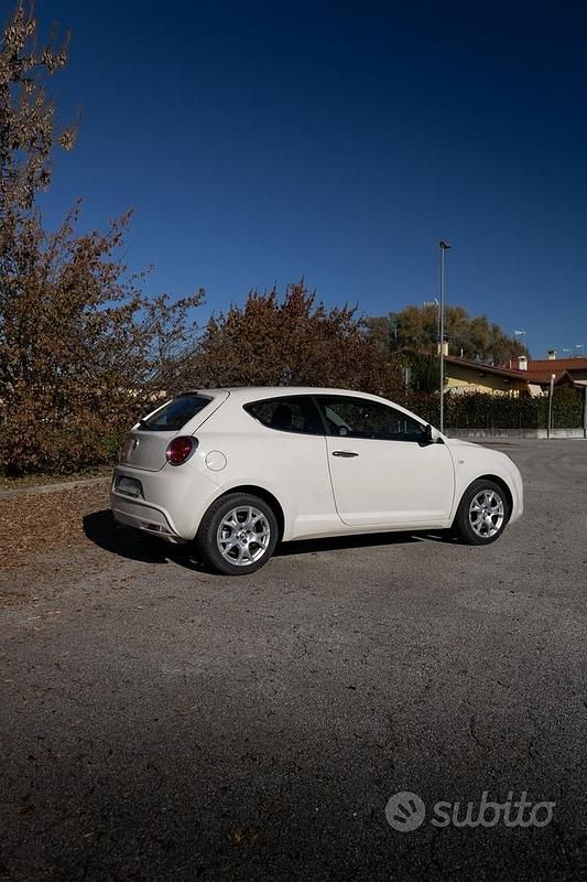 Usata Alfa Romeo MiTo 105 CV (77 kW) 2011 Bianco Utilitaria