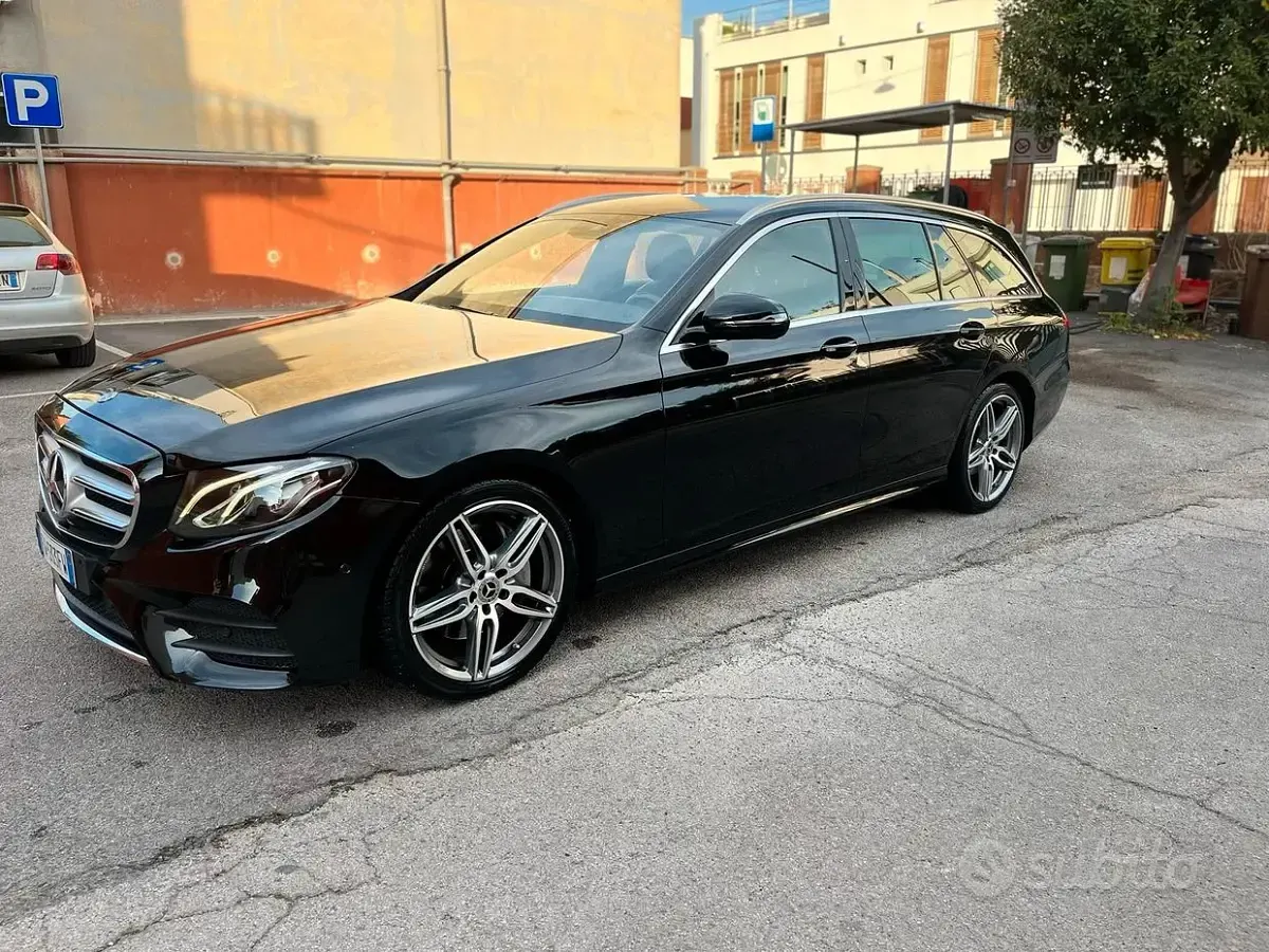Usata Mercedes E220 194 CV (142 kW) 2019 Nero Station wagon