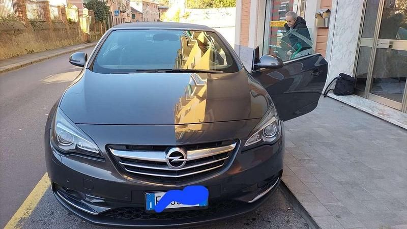 Usata Opel Cascada Cosmo 165 CV (121 kW) 2013 Grigio Cabrio