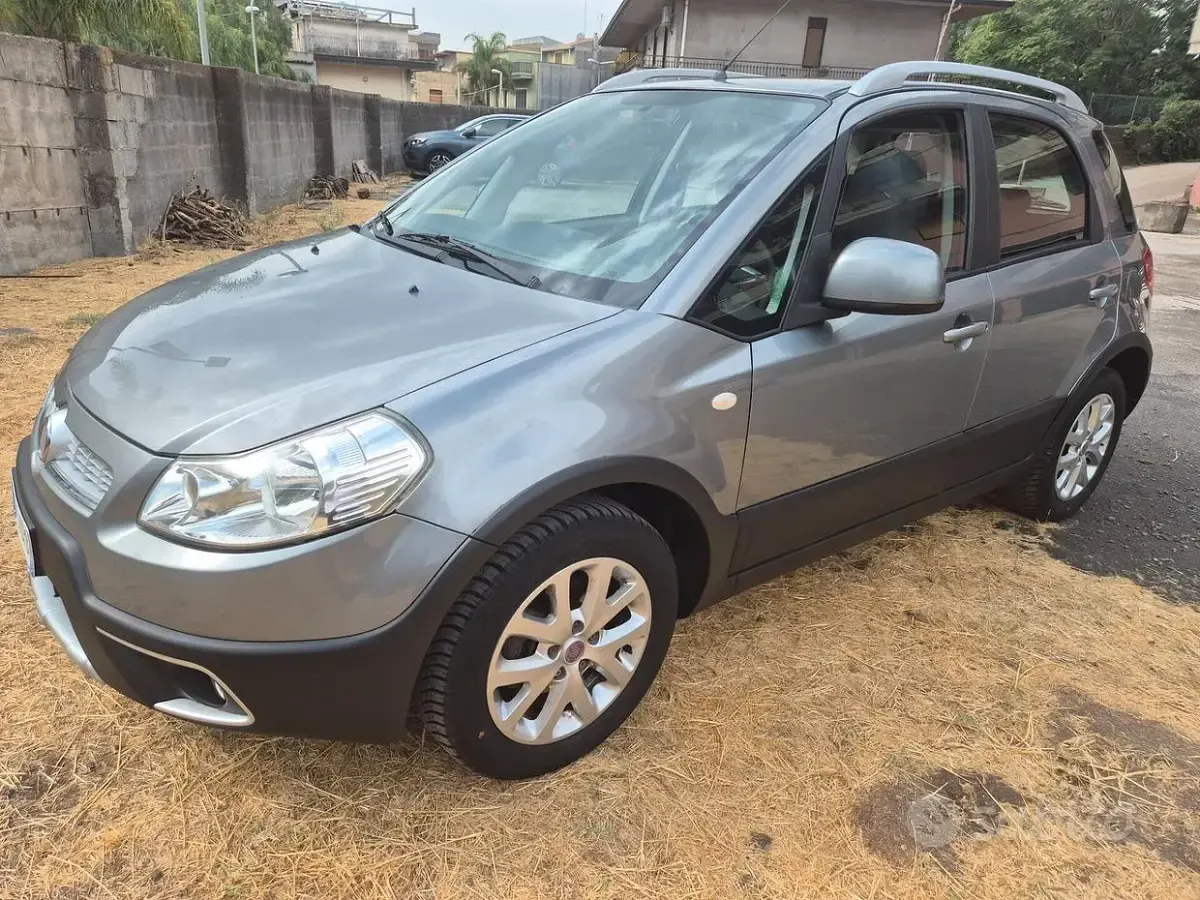 Usata Fiat Sedici Emotion 120 CV (88 kW) 2010 SUV