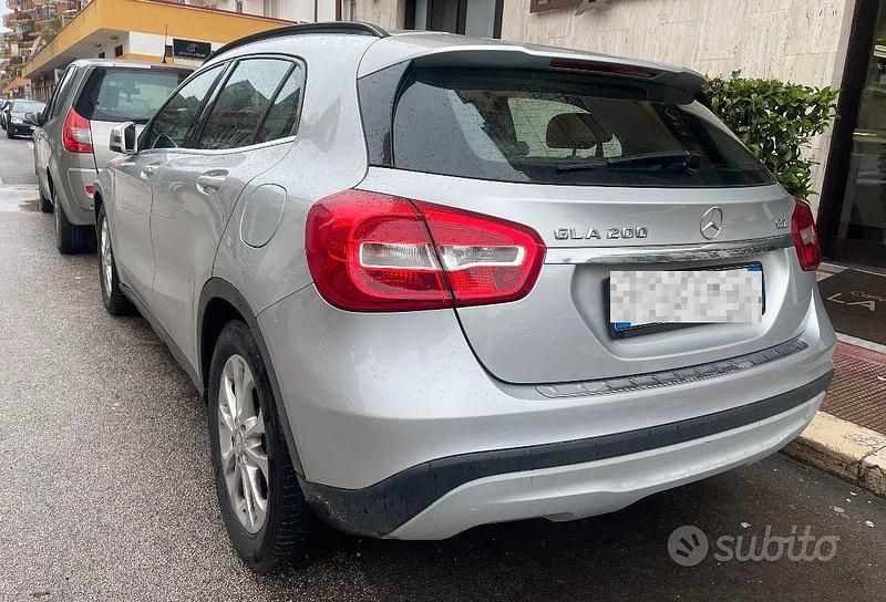 Usata Mercedes GLA200 136 CV (100 kW) 2014 Grigio SUV