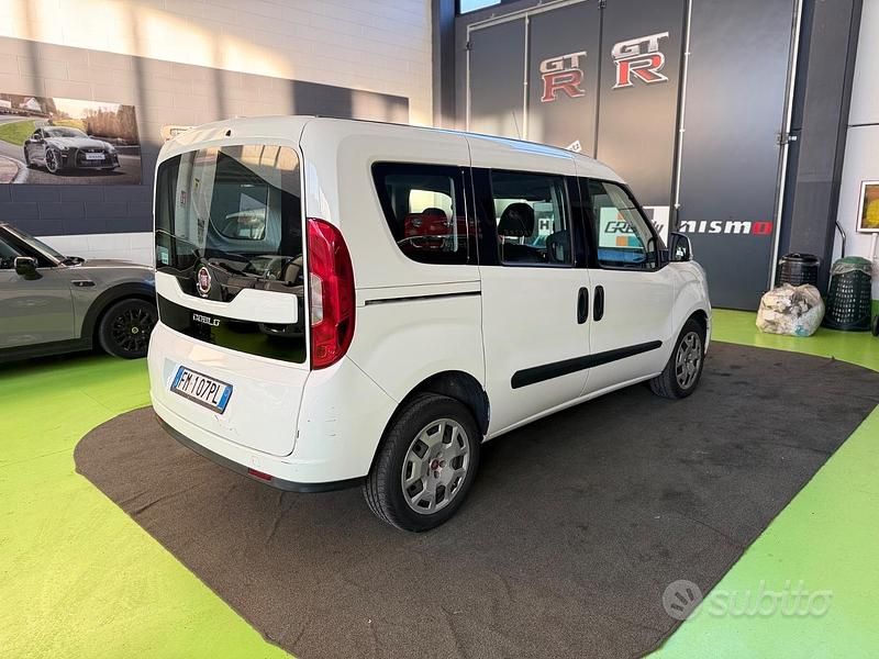 Usata Fiat Doblò 120 CV (88 kW) 2015 Bianco Monovolume