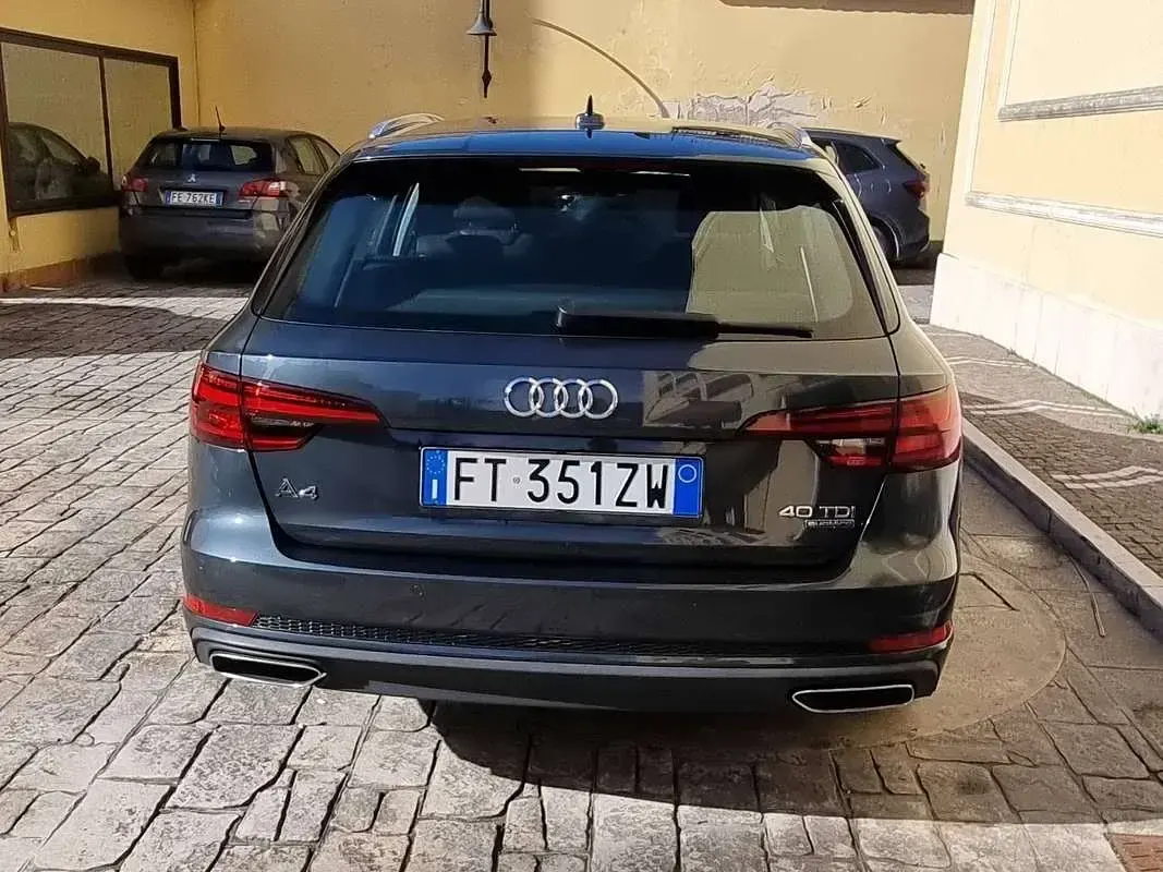 Usata Audi A4 190 CV (139 kW) 2019 Grigio Station wagon