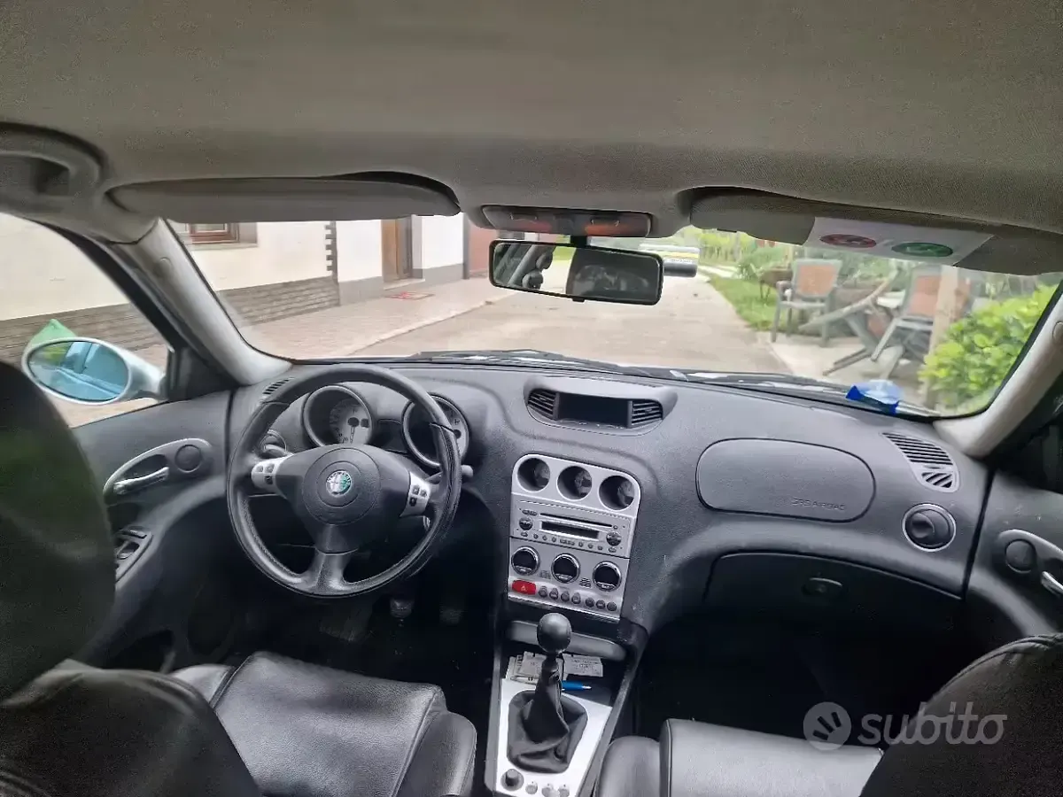 Usata Alfa Romeo 156 140 CV (102 kW) 2003 Grigio Berlina